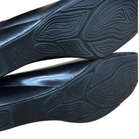 "CLARKS" Artisian Women's Black Wedge Slip On Leather Shoes SZ 8.5 Office MINT! - Picture 6 of 11